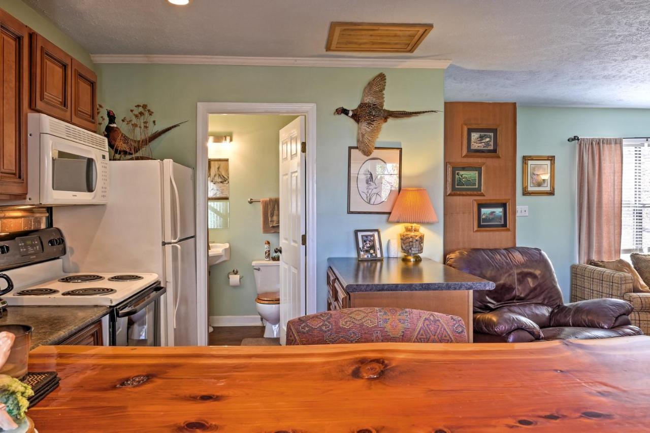 Paradise Cove Cabin With Boathouse And Dock Guntersville Exteriör bild