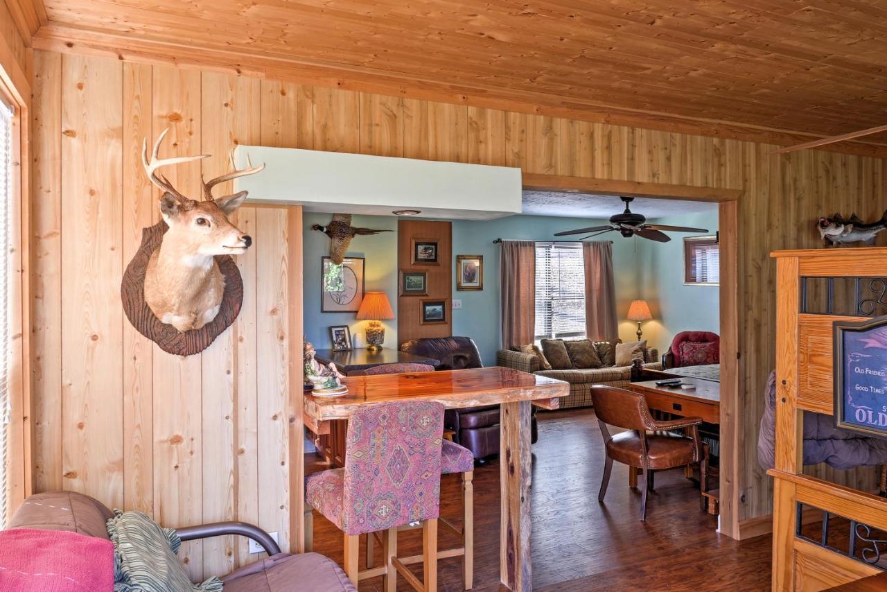 Paradise Cove Cabin With Boathouse And Dock Guntersville Exteriör bild